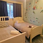 Cosy Two-bedroom House With Study In A Good Location In Brentry בריסטול