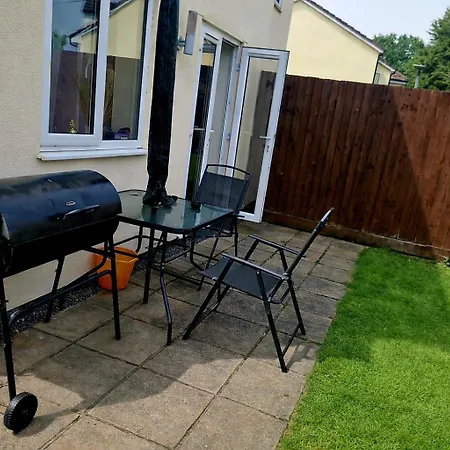 Cosy Two-bedroom House With Study In A Good Location In Brentry