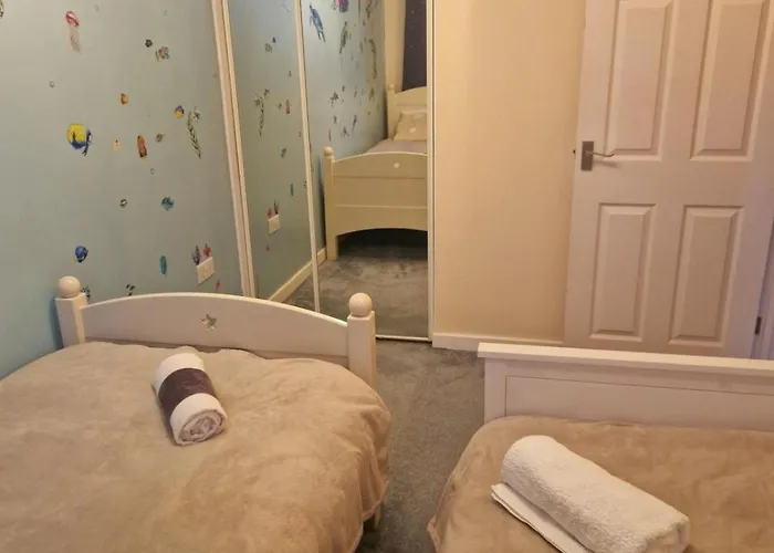 Holiday home Cosy Two-bedroom House With Study In A Good Location In Brentry *