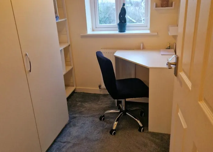 Cosy Two-bedroom House With Study In A Good Location In Brentry Holiday home Bristol