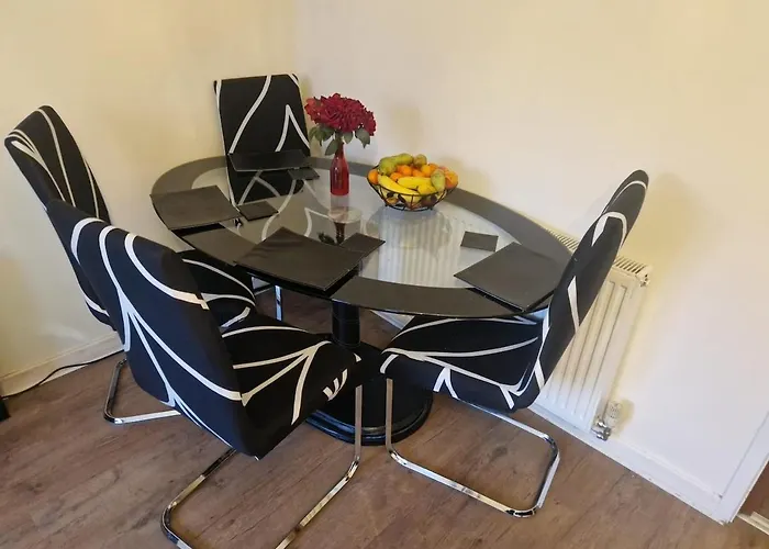 Cosy Two-bedroom House With Study In A Good Location In Brentry Holiday home *