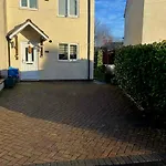 Cosy Two-bedroom House With Study In A Good Location In Brentry